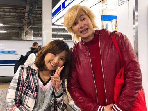 「え、凄い」人気漫画家、カズレーザーとの2ショット＆人柄明かす「赤でも普通におしゃれ！」「こんなに気さく」