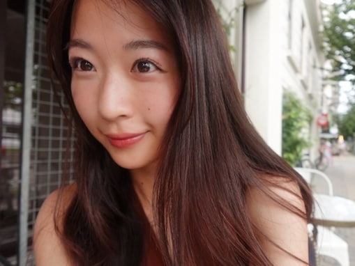 「ますます綺麗になってる！」千鳥ノブの美人めい、ドアップ自撮りショットで24歳誕生日を報告！