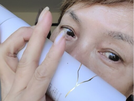 「過酷な肉体労働で体重４kg減った」桃井かおり、近影ショット公開も「スッピンが出せるなんて凄い！」の声