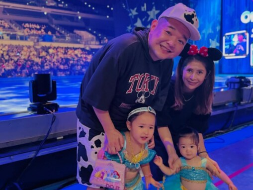 「もうこんなに大きくなって」内山信二の美人妻、家族ショットを公開！ 「可愛い2人のジャスミン王女」