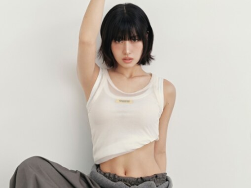 「腹筋スゴすぎ」TWICE・モモ、バキバキ腹筋＆美デコルテを披露！「鎖骨が水平」「撃ち抜かれるかわいさ」