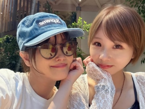 「芸能人？」鈴木奈々、“地元の友達”との顔出しツーショットに驚きの声！ 「タレント級の美しさ」