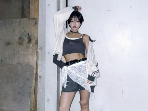 「全写真最強クラス」人気TikToker、美腹筋＆美脚際立つ圧巻スタイルに反響！ 「超ヤバすぎ」「美しい」