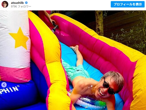 「でたよこの毎年恒例デカプール」田村淳、自宅で豪華プールを娘と満喫「こんなに大きなプールは凄い」