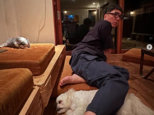 おぎやはぎ小木博明の妻・奈歩、“54歳になりたての小木さん”最新ショット公開「ありがとうみんな」