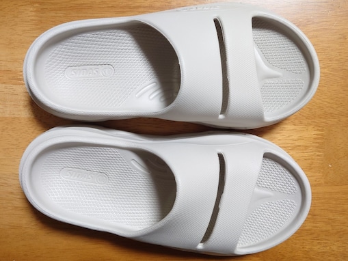 疲れた足をしっかり労わる！抜群の安定感リカバリーサンダル「ReCoLA（リコラ）」