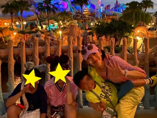 「息子を抱っこできるのも」矢沢心、子ども3人とディズニーシーへ！ 「親子揃って満喫出来て何より」