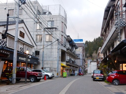 日本百名湯で行ってみたい「新潟県・山梨県の温泉」ランキング！ 2位「松之山温泉」、1位は？