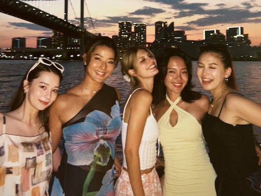 「女神達の夏の夢物語」マギー、美女大集合ショット公開「ゴージャスなパーティー」「オシャレすぎる報告」