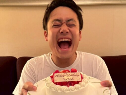 「なにわ男子のアカウントかと」シルクロードの誕生日ショットに「曲のセンスがすごい！！！」の声