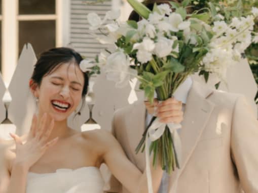 “匂わせ”で話題の美人モデル、結婚を発表。夫とのツーショットも公開「これからも変わらず破天荒で」