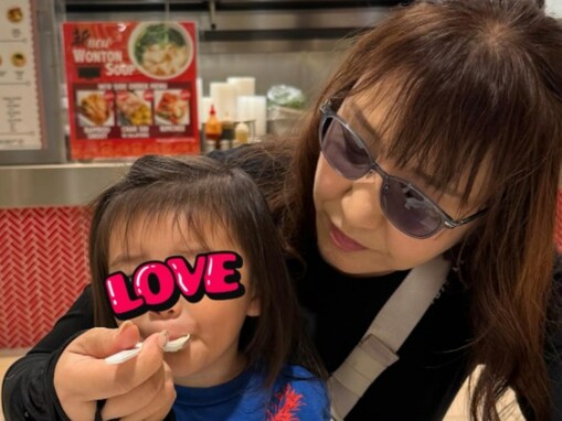 「お休みさせていただきます」北斗晶、孫との夏休みショットに「幸せそう」「北斗さんに似てます」の声