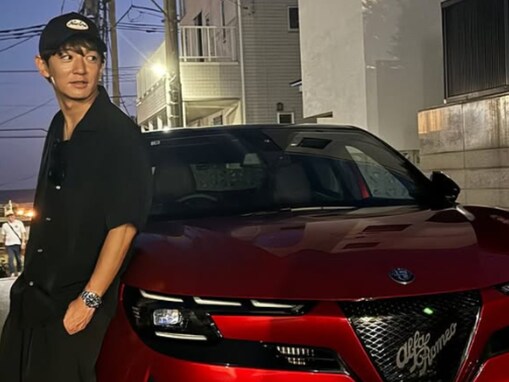 「買ったん!?」大倉士門、イタリア高級車とのツーショット公開「すげー」「ナンバー隠したほうがよき」