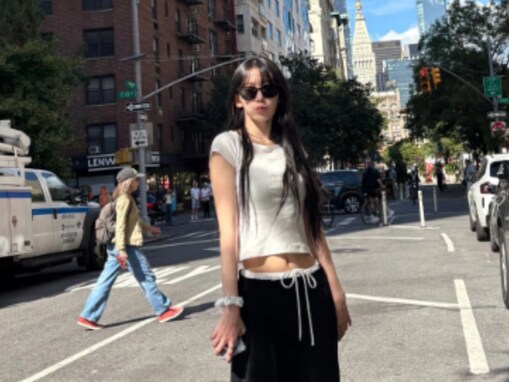 「うわぁ！カッコえぇ」宮脇咲良、へそ見せショットにファン歓喜！ 黒髪イメチェン姿も披露「天才過ぎる」