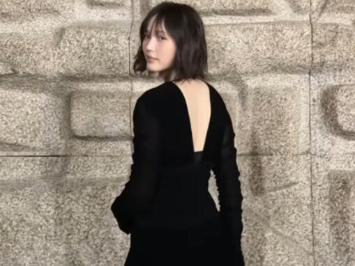 「本気を出したぞ」本田翼、美背中際立つ黒ドレス姿！ 「スタイル良すぎ」「まつげもバチバチ！」