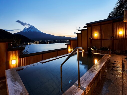 【楽天トラベルセール】「逆さ富士を望む湖畔の絶景宿 湖楽おんやど富士吟景」が今だけ特別価格に！ 富士山と河口湖の絶景を全客室で堪能【9月4日】