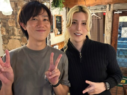 「腰に手回してる!? w」ROLAND、人気アイドルとのディナーデートを報告！ 「ローランド様が同担とは」