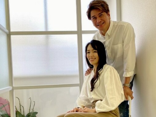 川崎麻世の21歳下美人妻、「1年が経ちました」報告投稿に反響！ 「相性ぴったり」「お似合い」の声