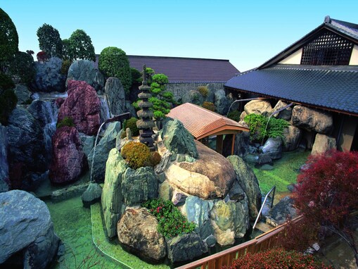 【楽天トラベルスーパーSALE】「石和温泉 銘石の宿 かげつ」が今だけ特別価格に！日本庭園を望む名湯宿【9月9日】