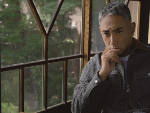 「團様×ヴィトン尊すぎます」市川團十郎、ダンディなモデルショットに反響！ 「文豪みたいな雰囲気」