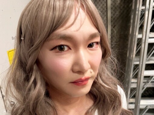 「声かけられそう」かまいたち山内、“白ギャル”変身ショットに「画角がアイドル」「びっくり」の声！