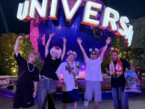 「絶対バレてるやん」LDH所属アーティスト、ユニバショットに反響！ 「巷で有名な某マネさんも一緒」