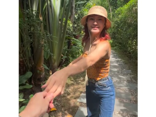 「めっちゃ幸せなの伝わる」村上佳菜子、夫との幸せあふれる姿公開「ラブラブ」「お身体も美しいです」