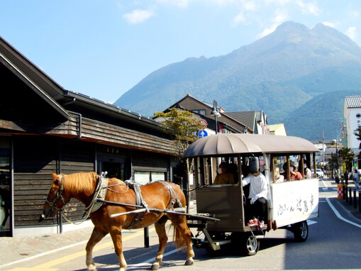 「1人旅で行きたい大分県の温泉地」ランキング！ 2位「由布院温泉」、1位は？【2025年調査】