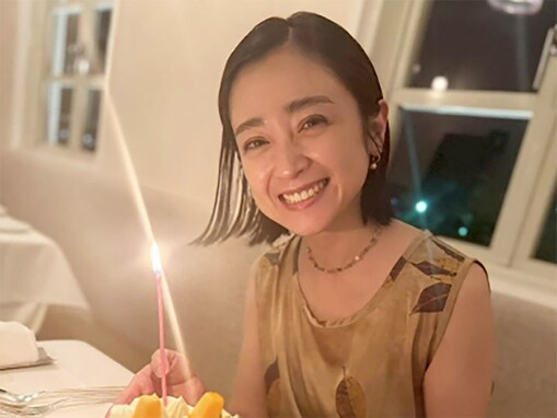 「44歳とは思えない」安達祐実、最新バースデーショットに「どうしてそんなに若々しいの？」の声