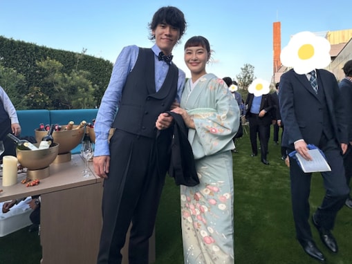 「お二人の笑顔が似ていて」村上佳菜子、美男美女の夫婦ショットを公開！ 「夫婦仲良くて幸せそう」