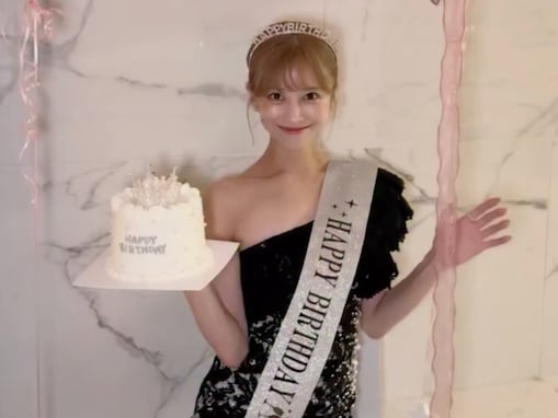 「37? 25歳だと思う」愛沢えみり、美脚際立つ誕生日ショット公開「お顔がナチュラルだから今のほうが好き」