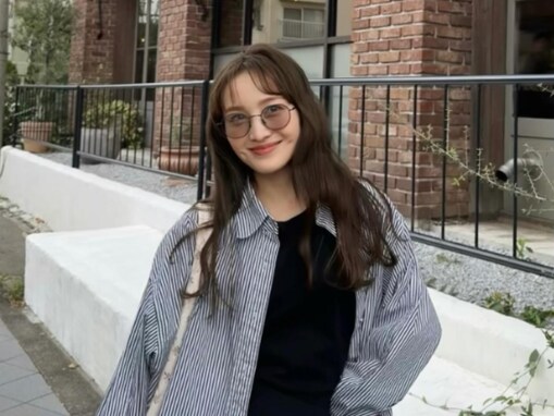 「大人っぽい」百田夏菜子、美脚が際立つ秋服コーデ披露！ 「キラキラしてる」「ほんとにおしゃれ」