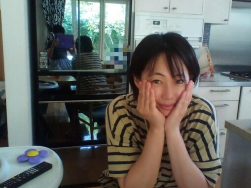 「モザイクが逆に」ママタレント、娘が撮影した“オフ過ぎる”姿に反響！ 「何か涙でますね」「お美しい」