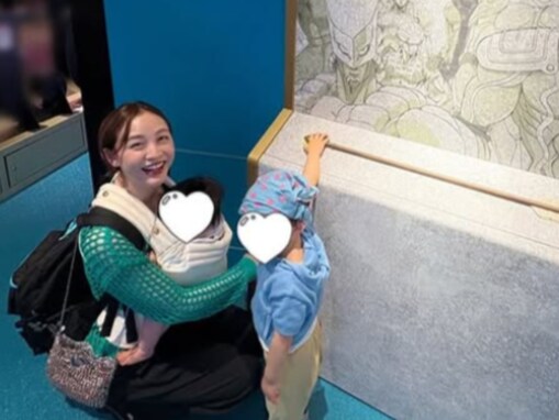 「どんなスタンドが付きましたか？」新井恵理那、人気マンガショップで子どもと過ごす休日ショット公開！