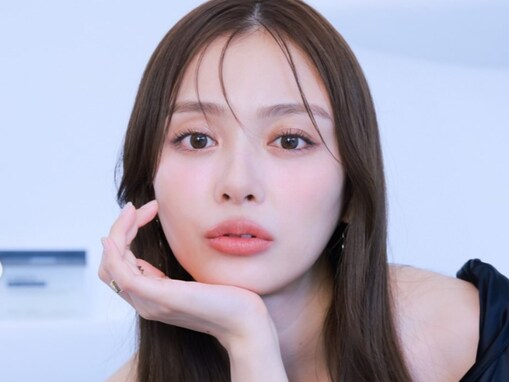 内田理央、肩出しコーデで美スタイル際立つショット公開！ 「みんなもぜひ遊びに行ってみてね」