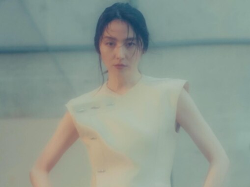 「永遠の美女」長澤まさみ、別格な美しさのモデルショットを披露！ 「大人の色気がとってもすてき」