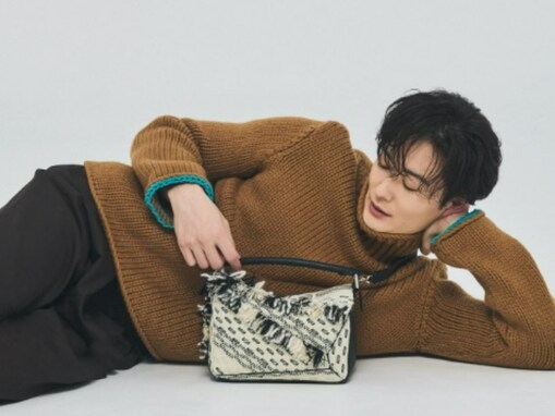 「色気がムンムン」岡田将生、秋コーデのモデルショットにファンから絶賛の声！ 「本当に最強」「麗しい」