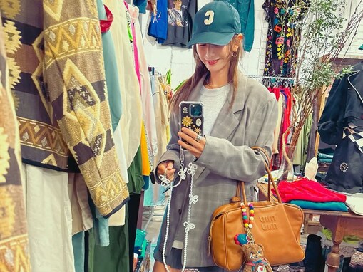 スザンヌ、おしゃれコーデのミニスカから美脚を披露「めっちゃ可愛い」「足痩せ方法知りたいです」