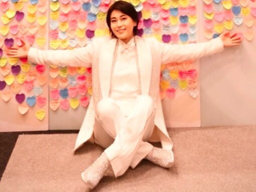 氷川きよし、愛犬3歳の誕生日を祝福！ 「可愛いお顔してますね」「美しい表情をするんだなぁ〜」