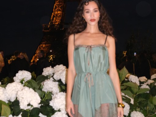 水原希子、ギリギリまで太ももが透けたドレス姿を披露！ 「妖精さん？」「世界に羽ばたいてるね〜」