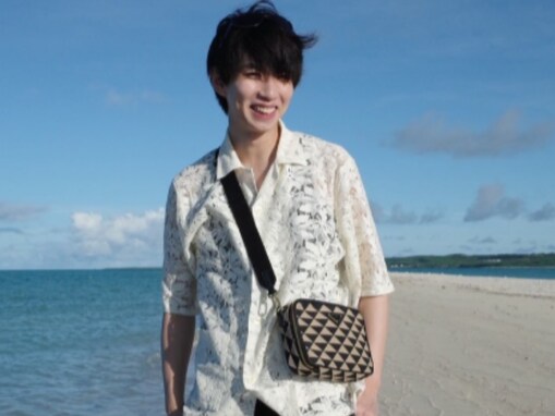 「よめめん撮影かな？」はじめしゃちょー、旅行先で“イケメンすぎる”姿を披露「もう神々しいまである」