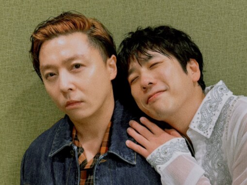 「一気に後輩の顔に」二宮和也、堂本剛とのラブラブショット公開「顔の温度差」「めっちゃ懐いてる」