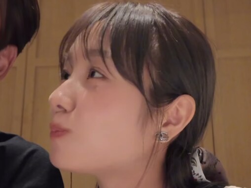 「夫婦以上にカップルすぎる」美人モデル、Jリーガー夫とのイチャイチャ動画に反響「甘えモードMAX」