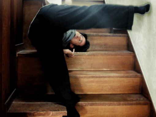 「めっちゃいい写真やんか…」岡田准一、“ツッコミどころ満載”の姿に「どうなってるん」「ギャップが凄すぎる」反響