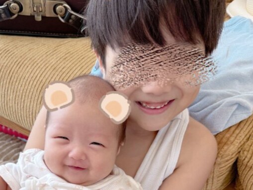 「可愛い過ぎる写真が撮れました」辻希美、第5子と三男の2ショット公開「コアが夢を凄く可愛がってくれる」