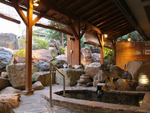 【楽天トラベルセール】「丸山温泉 古城館」が今だけ特別価格に！ 三つの湯殿と地酒が楽しめる越後の名宿【10月9日】