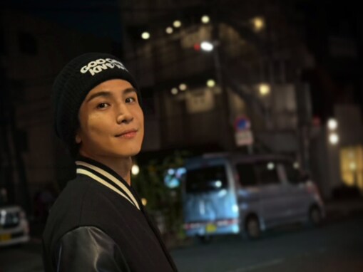 「え？これ自宅？笑」岩田剛典、ソロショットに「ビックリした」の声！ 「普通の住宅街に岩田様現る」