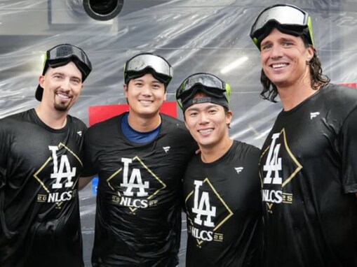 「ドジャース四天王」大谷翔平、シャンパンファイトの様子公開「お嬢さまと真美子夫人も大喜びですね」