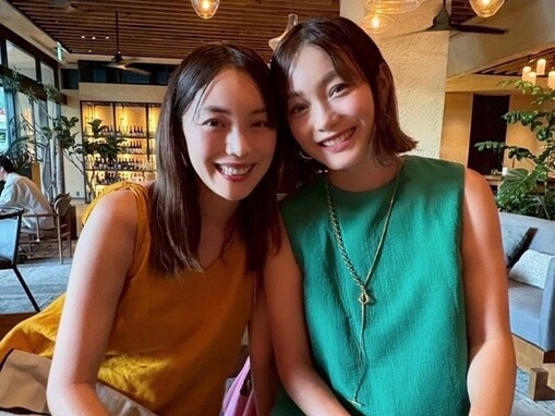 「やはり美しい姉妹」蛯原友里、双子の妹と顔出しショット公開「家族全員がスタイルよいのわかります…！」