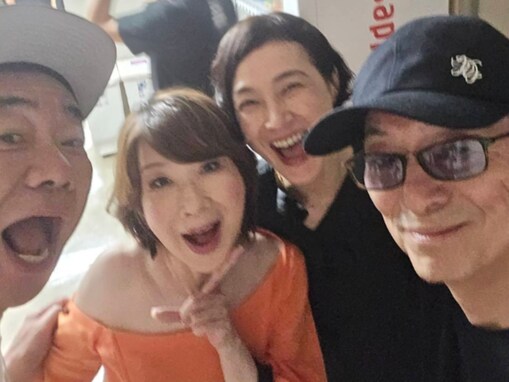 「すげぇ、4ショット」木梨憲武、伊藤蘭のライブで豪華ショット公開！ 水谷豊も登場「組み合わせやば」